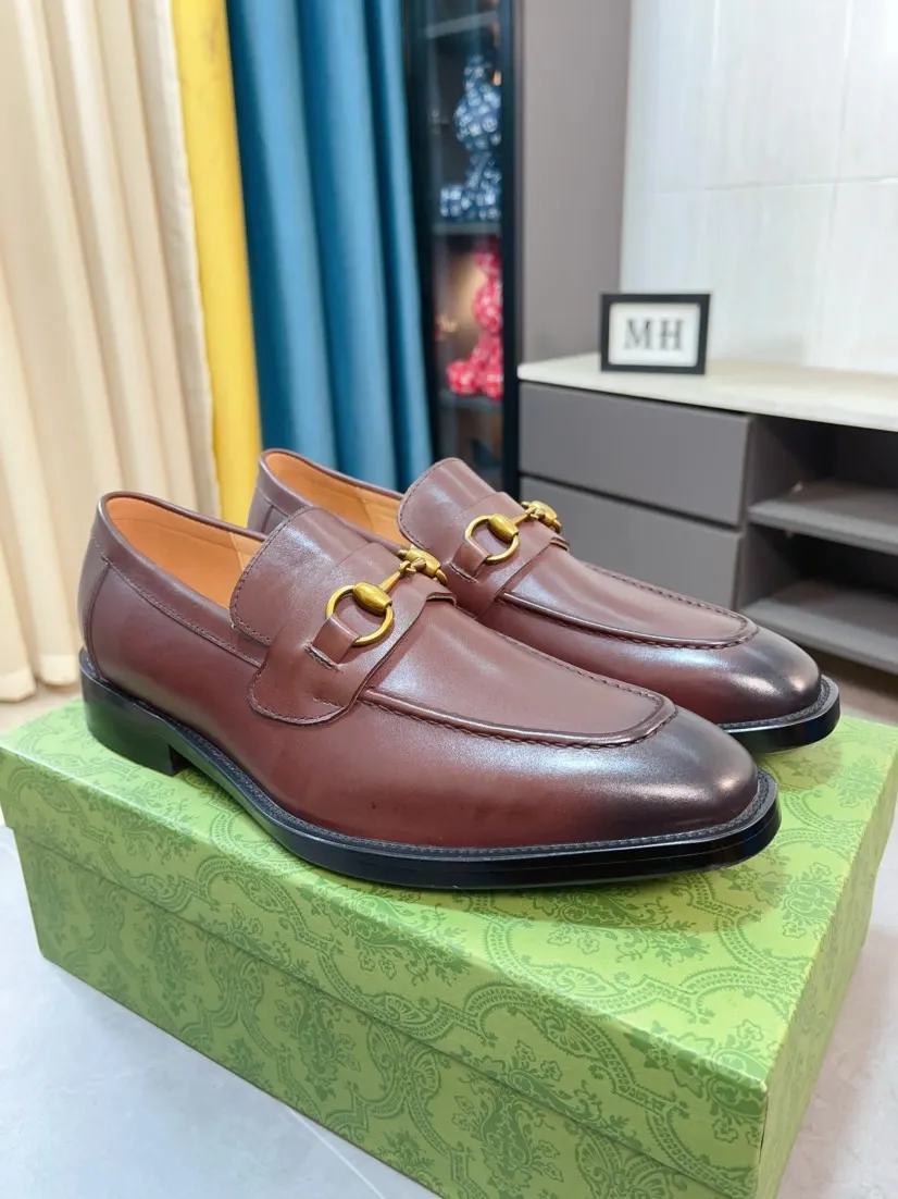 Factory price 500🌹🌹 [GUCCI Gucci] A new style of formal men's leather shoes is coming~ The original quality upper is made of cowhide imported from Italy + soft and delicate leather, comfortable and soft first-layer cowhide lining, rubber wear-resistant outsole, the shoe shape is dignified and domineering, and the luxury charm cannot be concealed! The natural and free nouveau riche leads the trend. Code number: 38-44